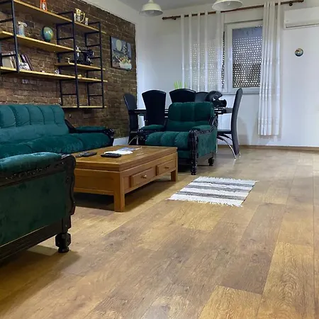 Διαμέρισμα Central Apartament *